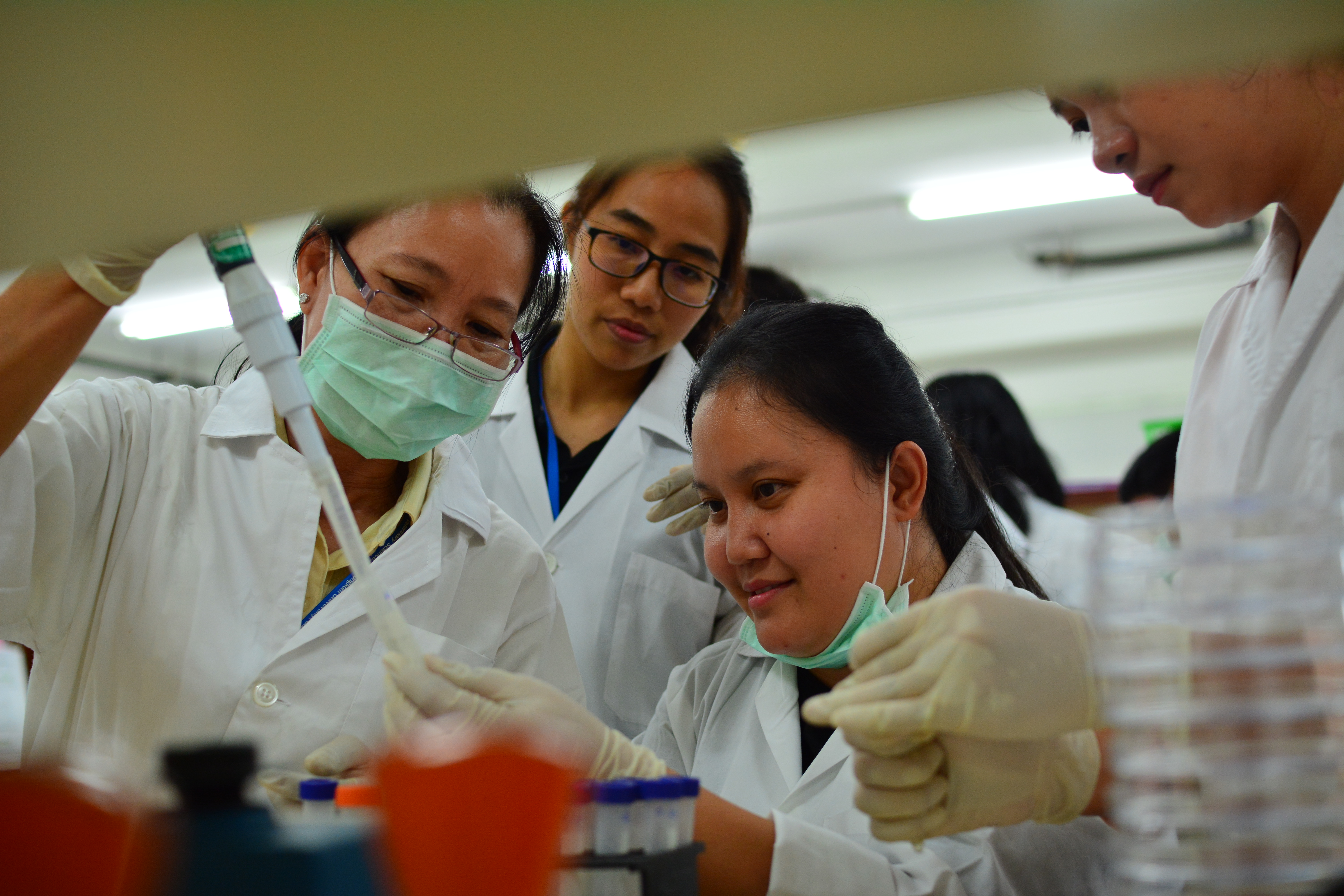 Women training at the laboratory