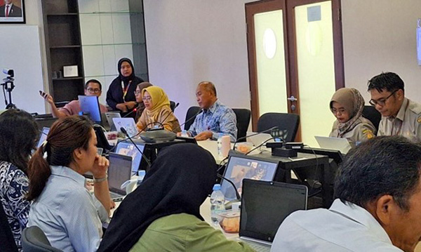 Group of people in a meeting.