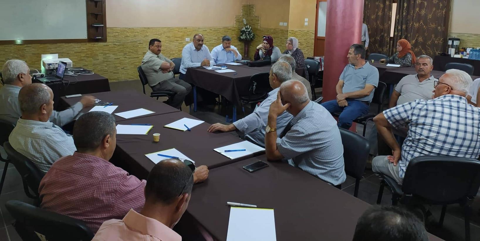 40 farmers and extension agents attend an avocado Farmer Field School workshop in Qalqilya, Palestine