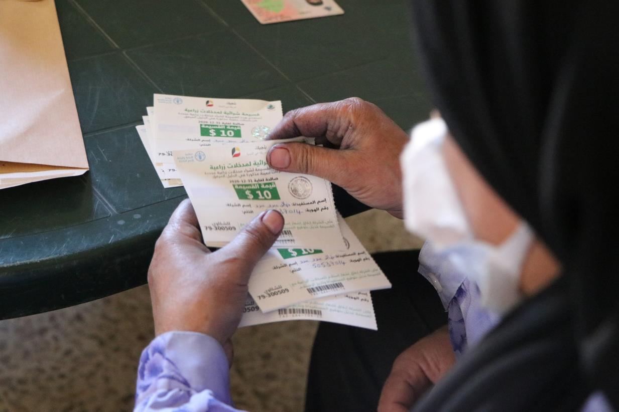 FAO in Lebanon and the Ministry of Agriculture distributed vouchers to vulnerable small-scale farmers affected by the financial and economic crisis