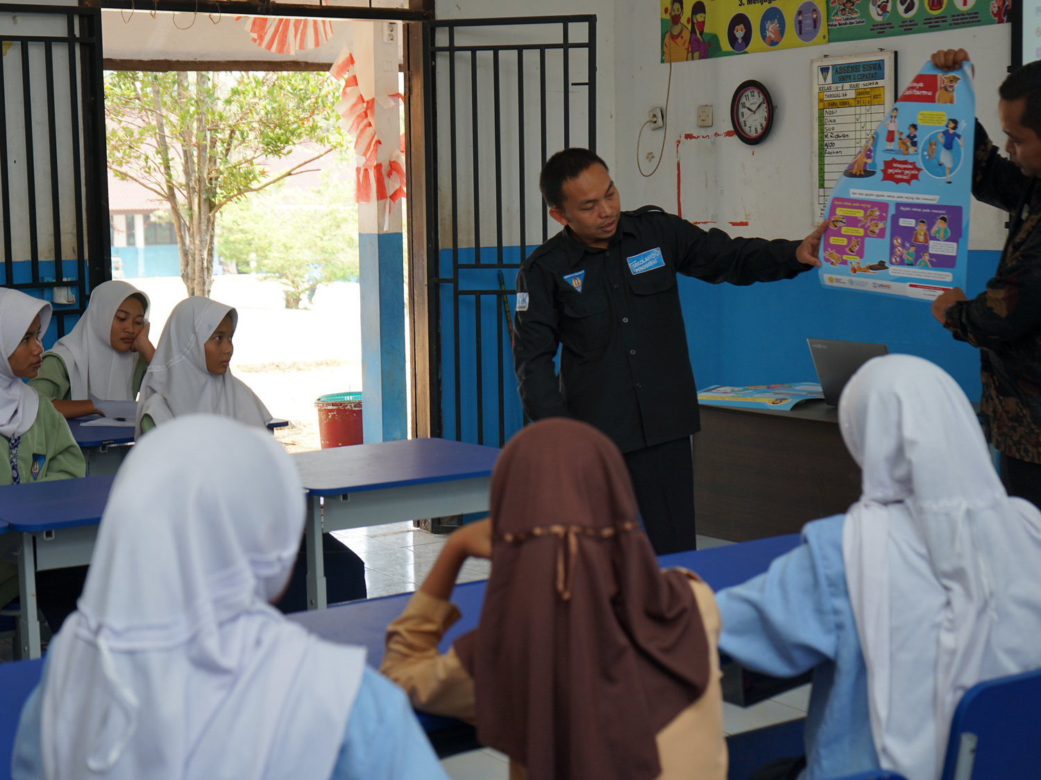 Teaching students about rabies Teaching students about rabies