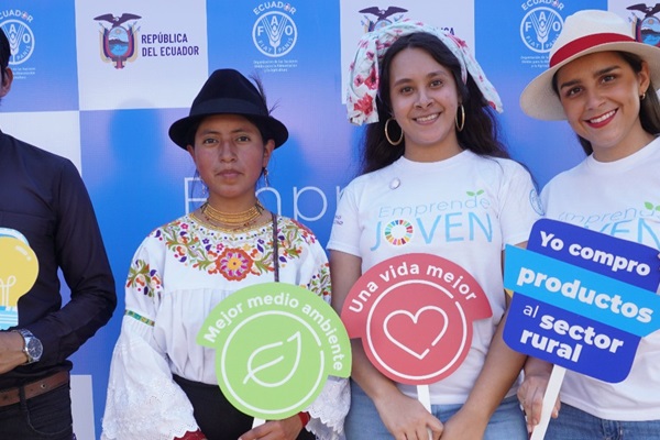 Jovenes en ecuador